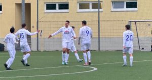 Mehr über den Artikel erfahren 1. Männer (Fußball) spielt erfolgreichsten Stadtoberliga Auftakt der Vereinsgeschichte