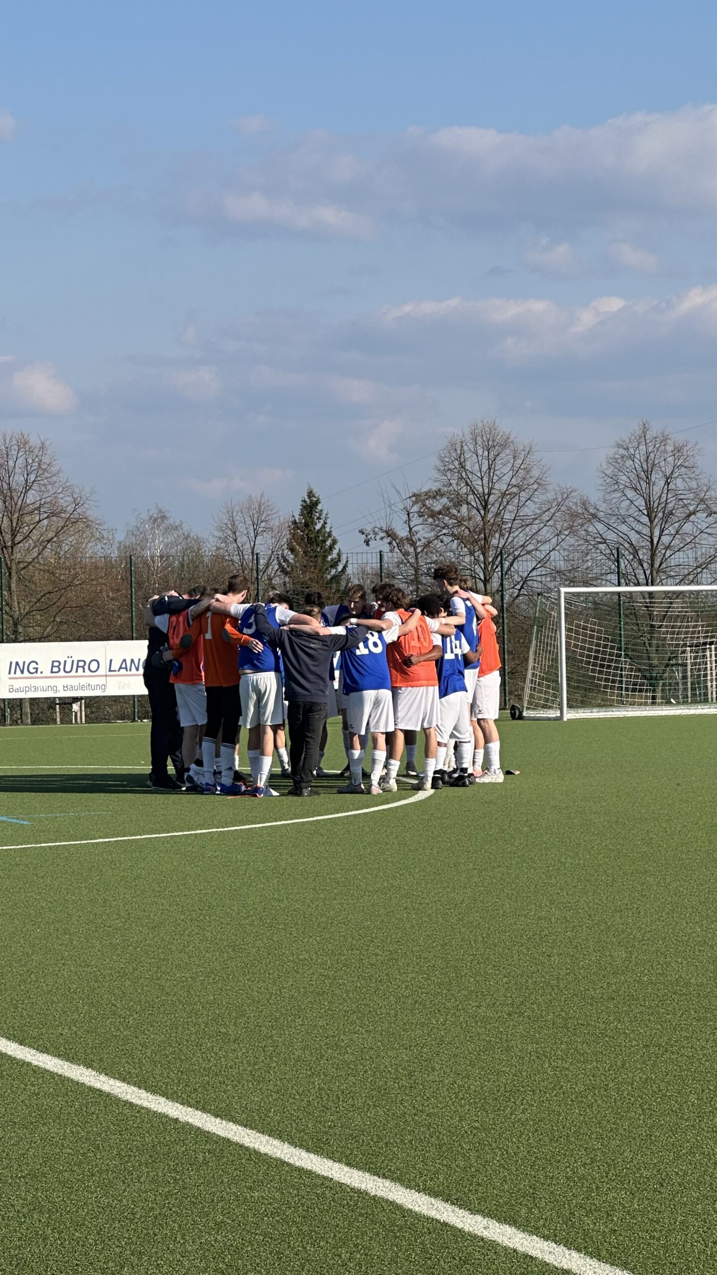 Mehr über den Artikel erfahren A- und C- Junioren der Abt. Fußball im Pokalfinale